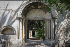 Les Alyscamps